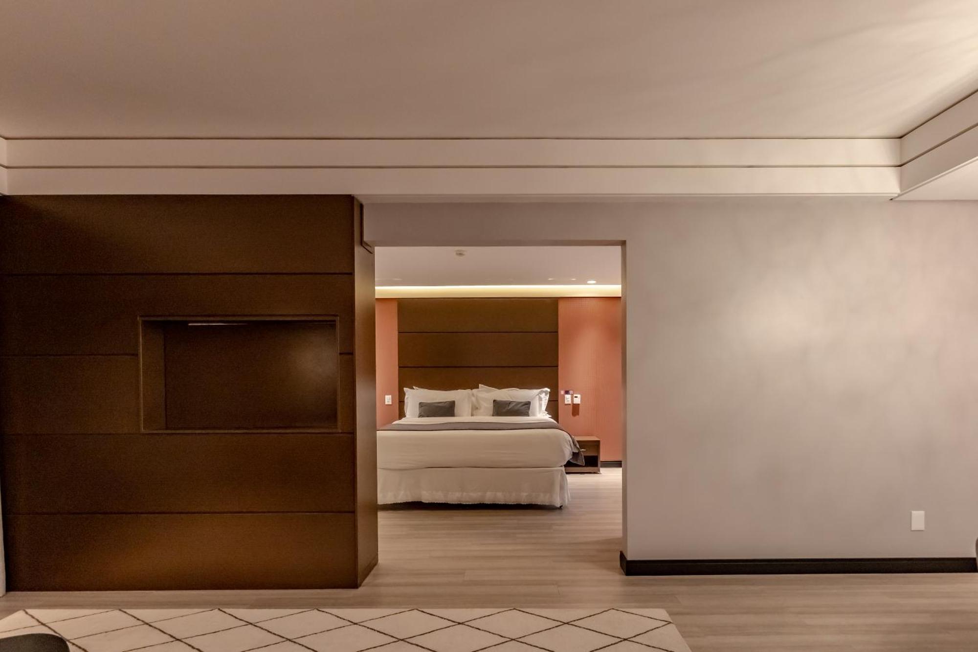 Mercure Camboriu Hotel 4*